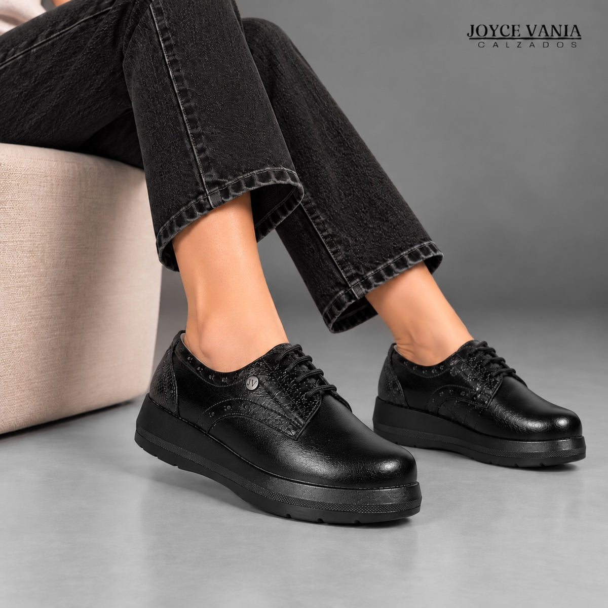 Zapatillas Urbanas de Cuero Mujer Andrea negro