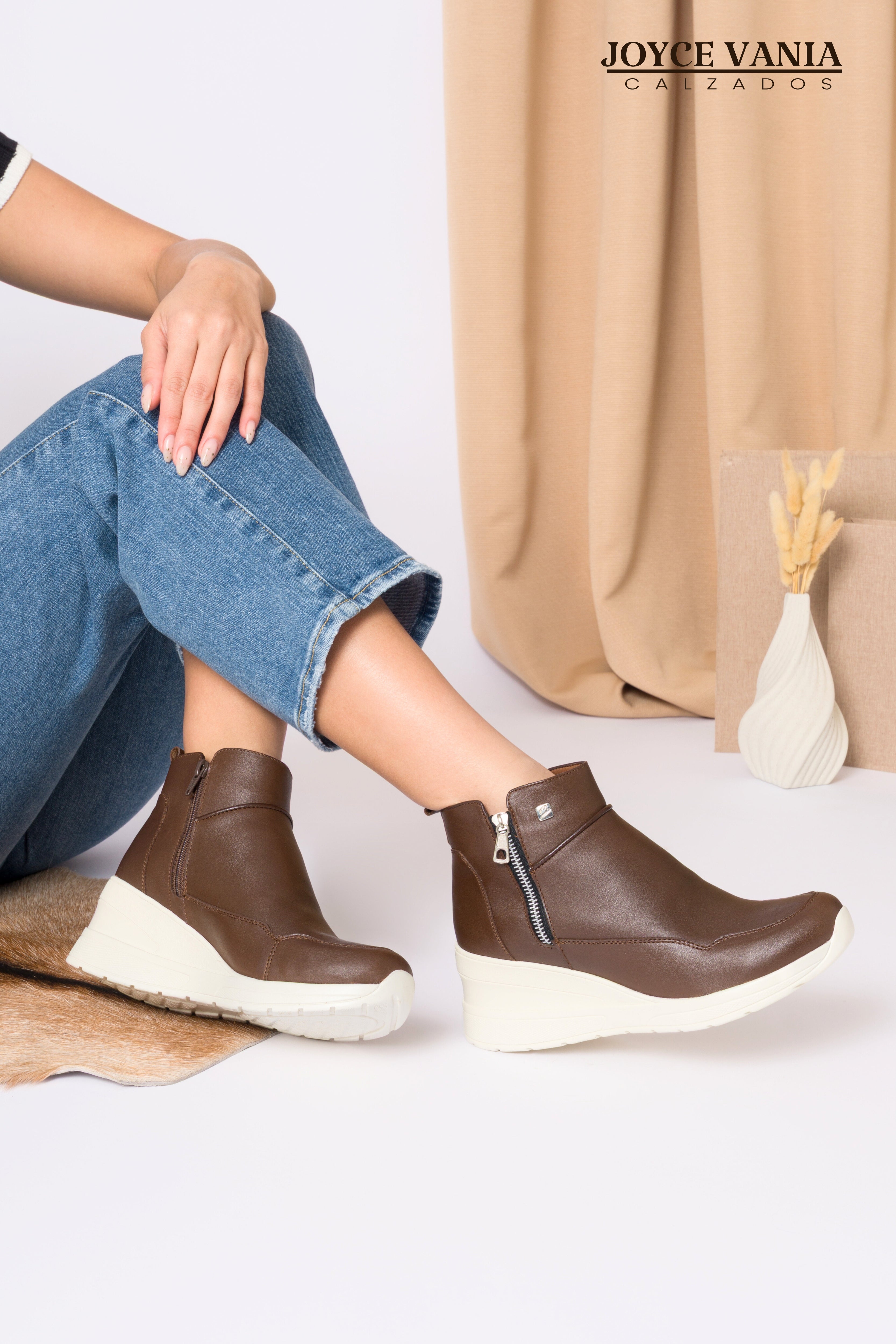 Botines Mujer de Cuero Alessia Marron