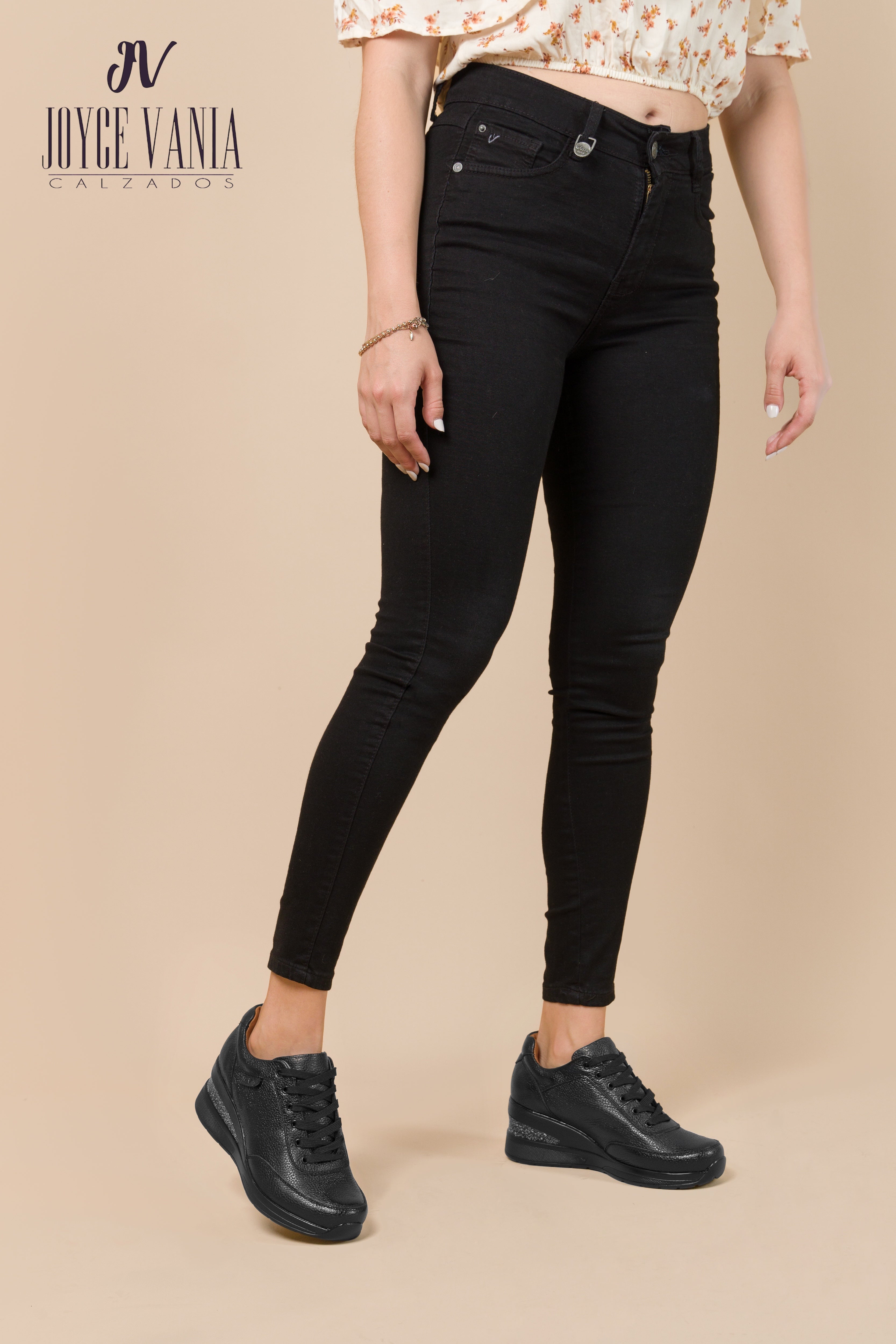 Zapatillas Urbanas Mujer de Cuero Adelia Negro