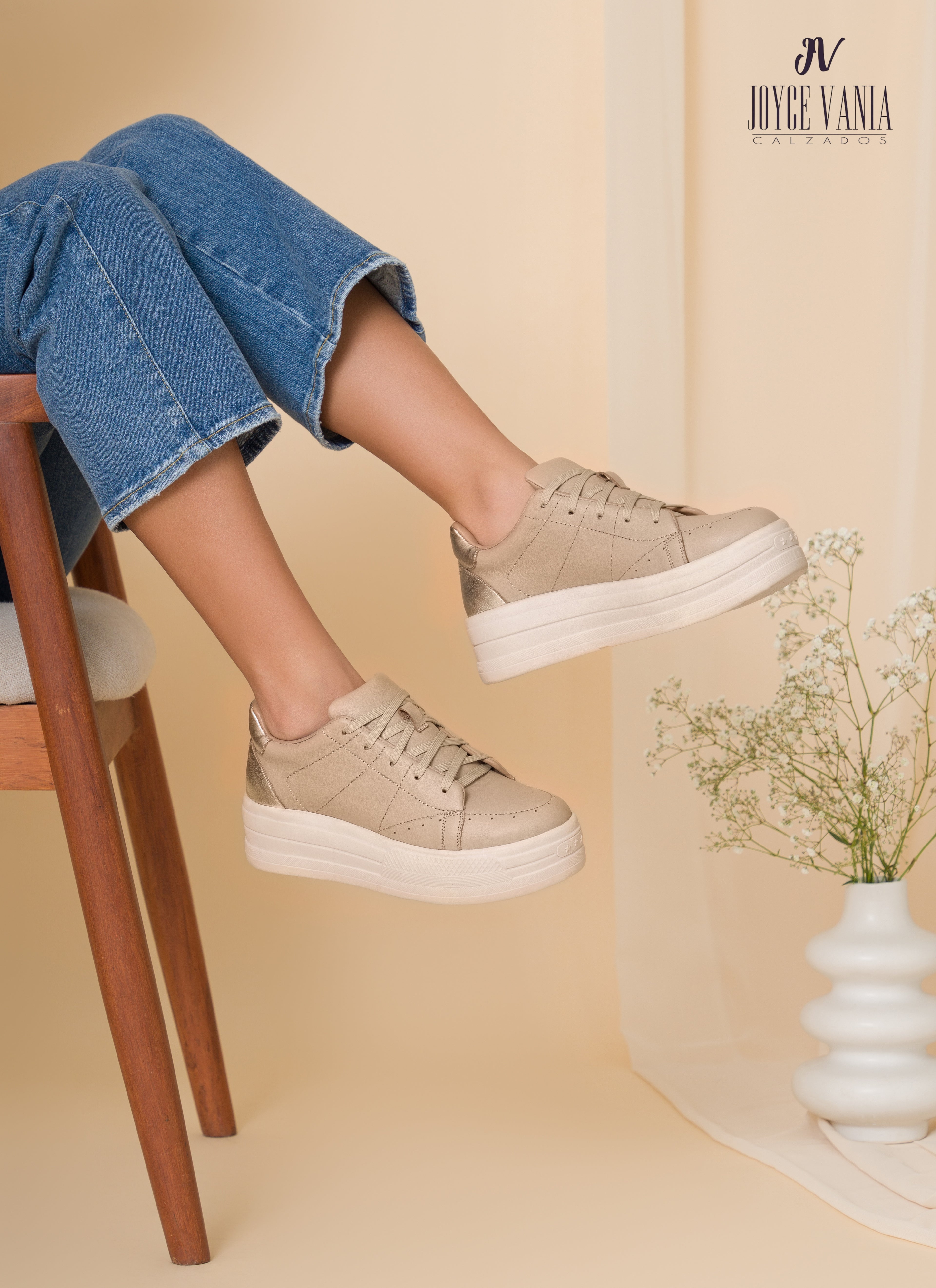 Zapatillas Urbanas de Cuero Mujer Daniela Beige