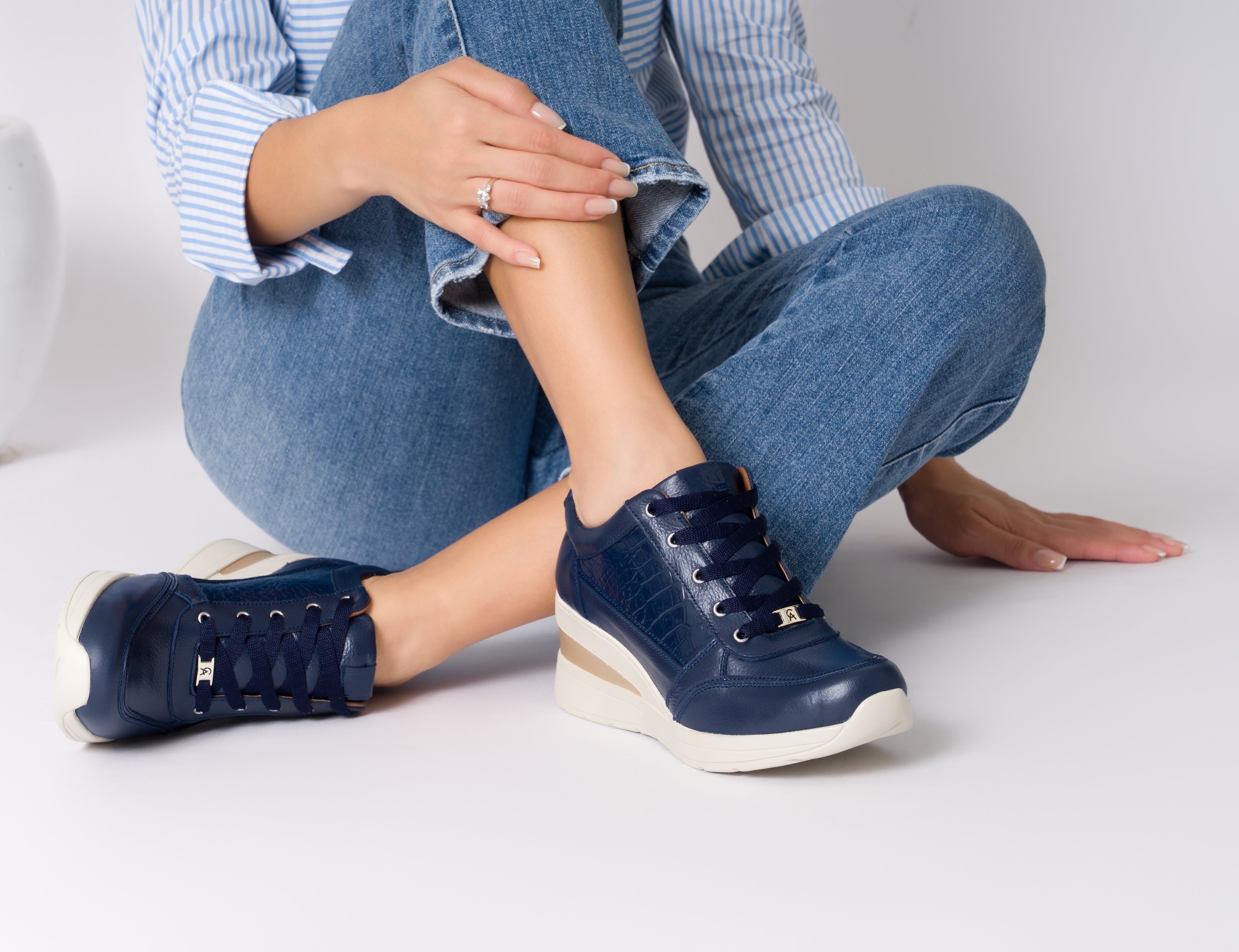 Zapatillas Urbanas Mujer de Cuero Elvia Azul