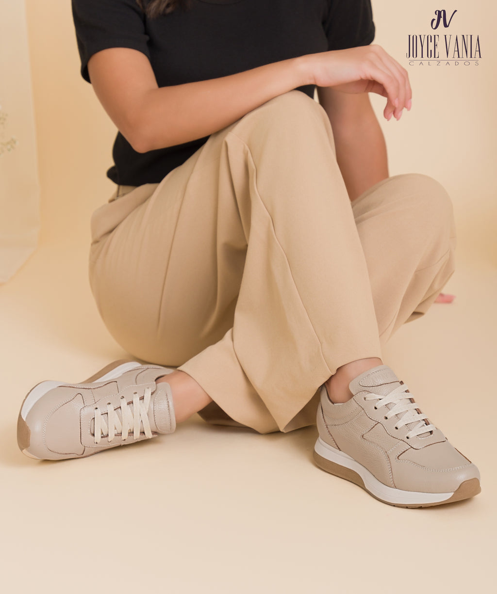 Zapatillas Urbanas Mujer de Cuero Mariela Beige