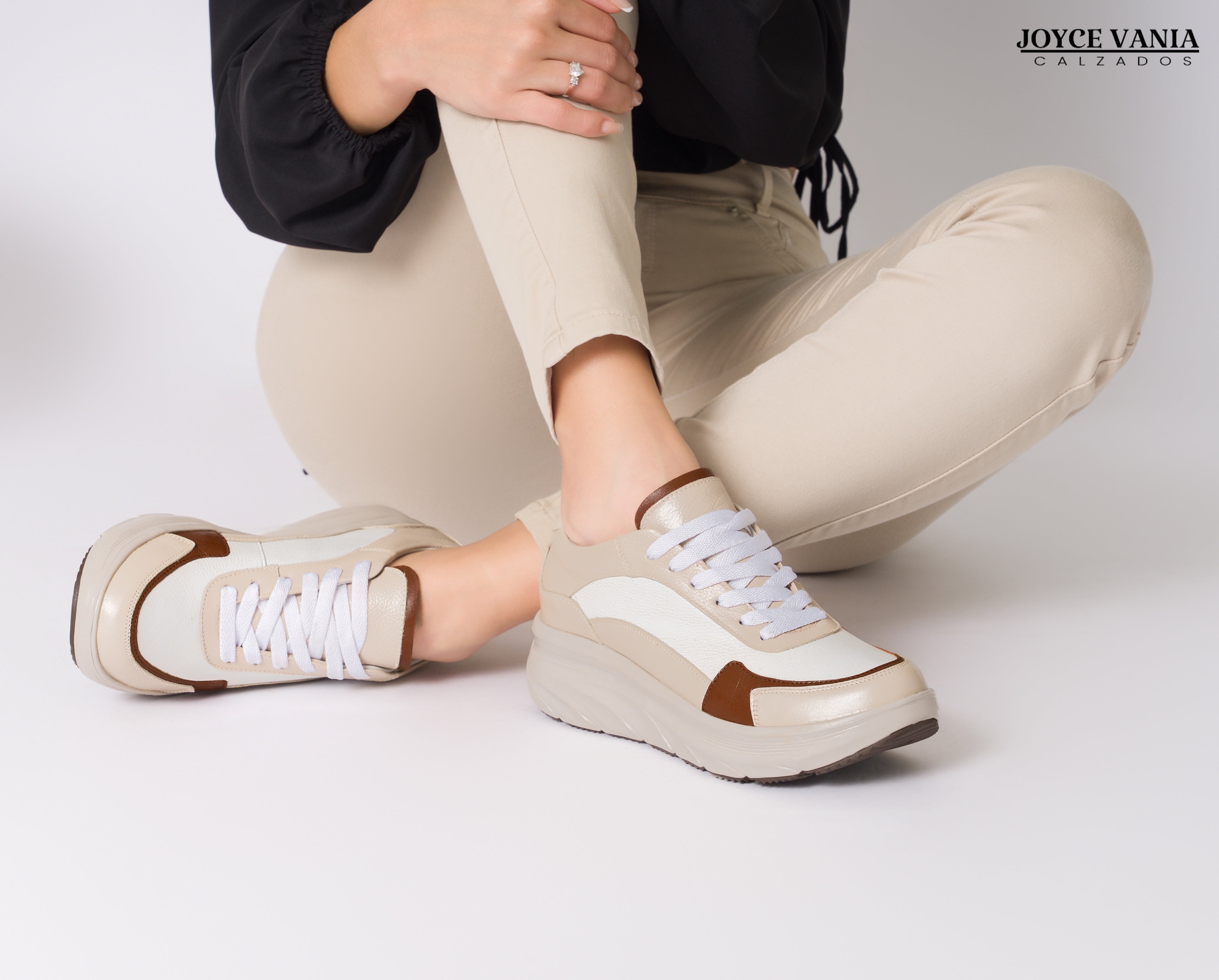 Zapatillas Urbanas Mujer de Cuero Noemi Nude