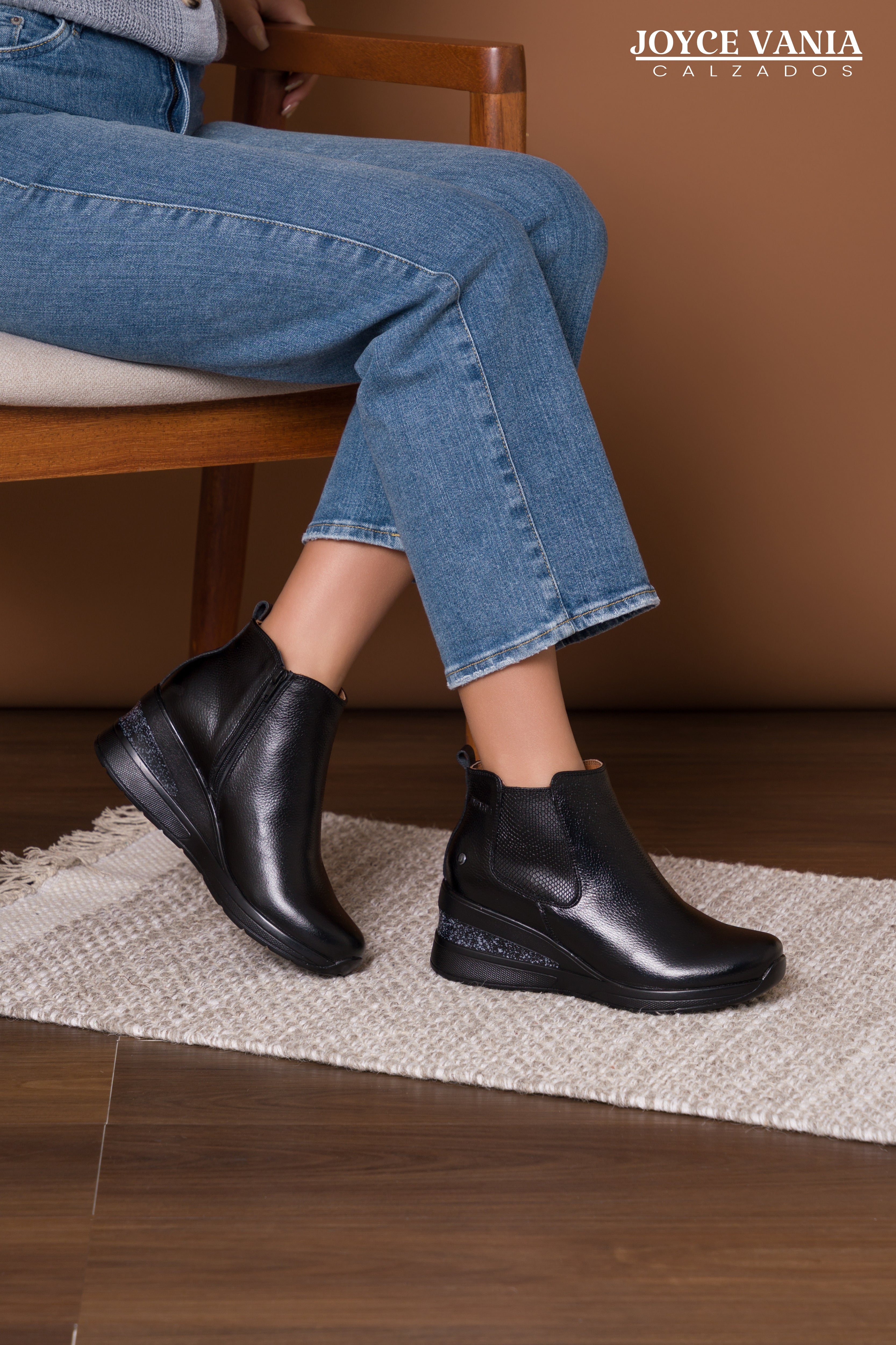 Botines Mujer de Cuero Ariana Negro