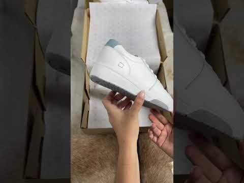 Zapatillas Urbanas Mujer de Cuero Noelia Blanco Celeste